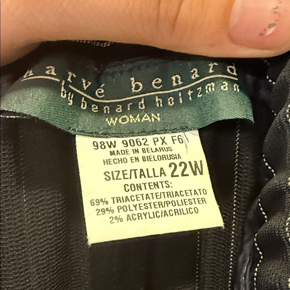 Harve Bernard Black Pinstripe Womens Suit - Picture 8 of 8